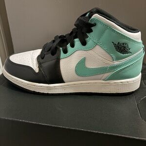 Size 6.5 (GS) - Air Jordan 1 Mid, “Tropical Twist”